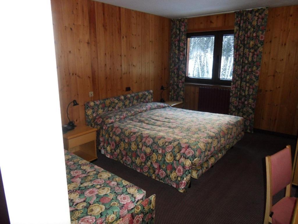 Hotel Santa Caterina Santa Caterina Valfurva Habitación foto