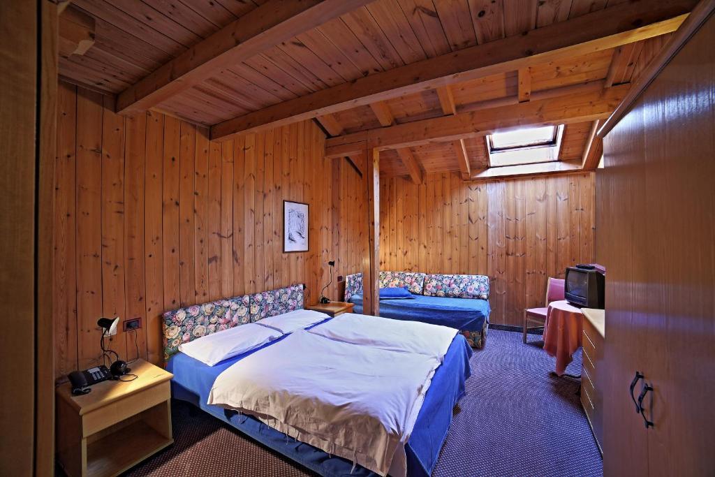 Hotel Santa Caterina Santa Caterina Valfurva Habitación foto